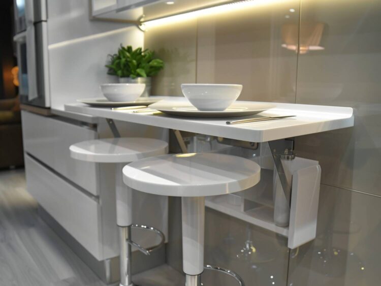 Najlepsze stoły do małych kuchni na 2025 rok